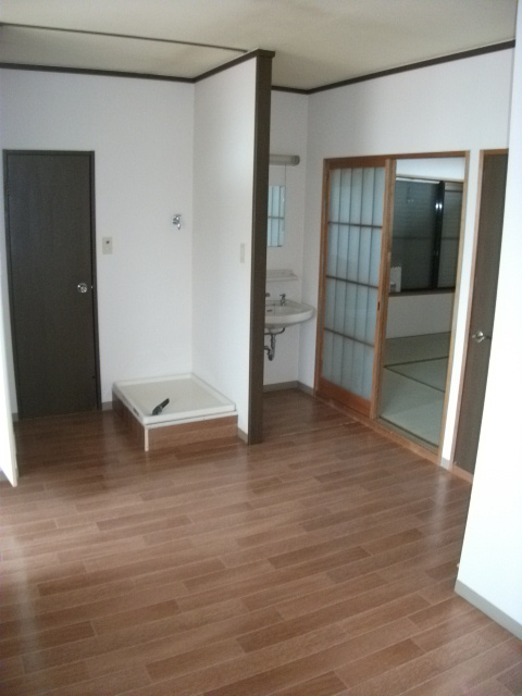 Living and room. Easy-to-use living. 