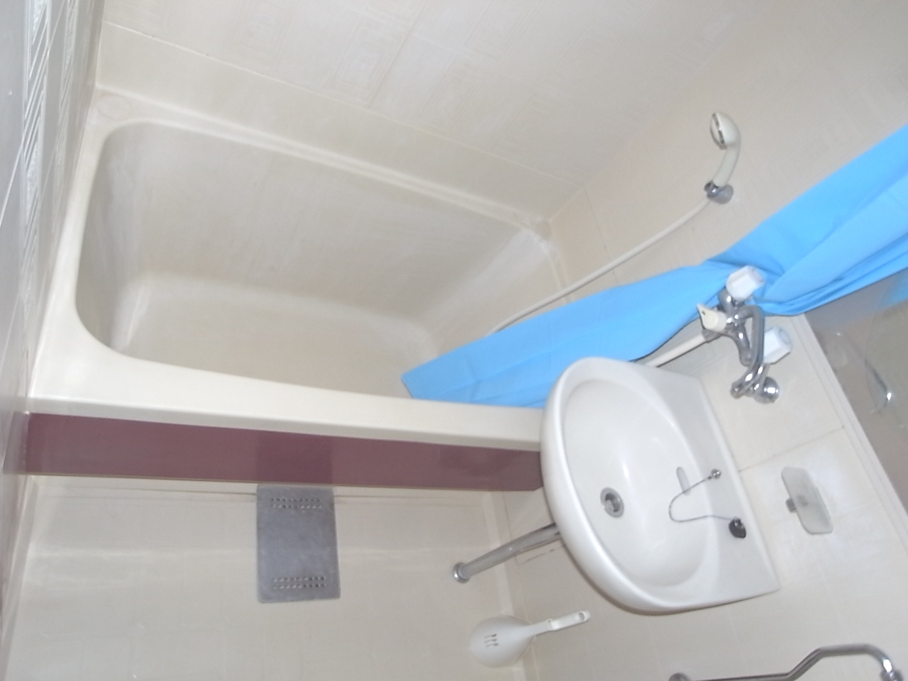 Bath. Fujioka Fujioka Akkora Rent indoor flooring 1