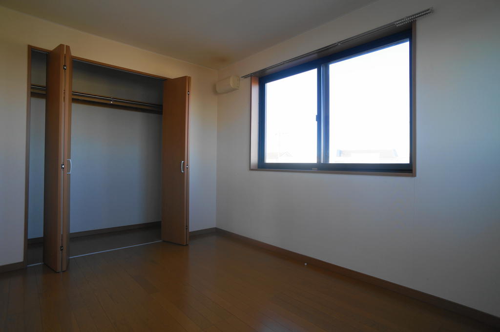 Other room space. Western style room