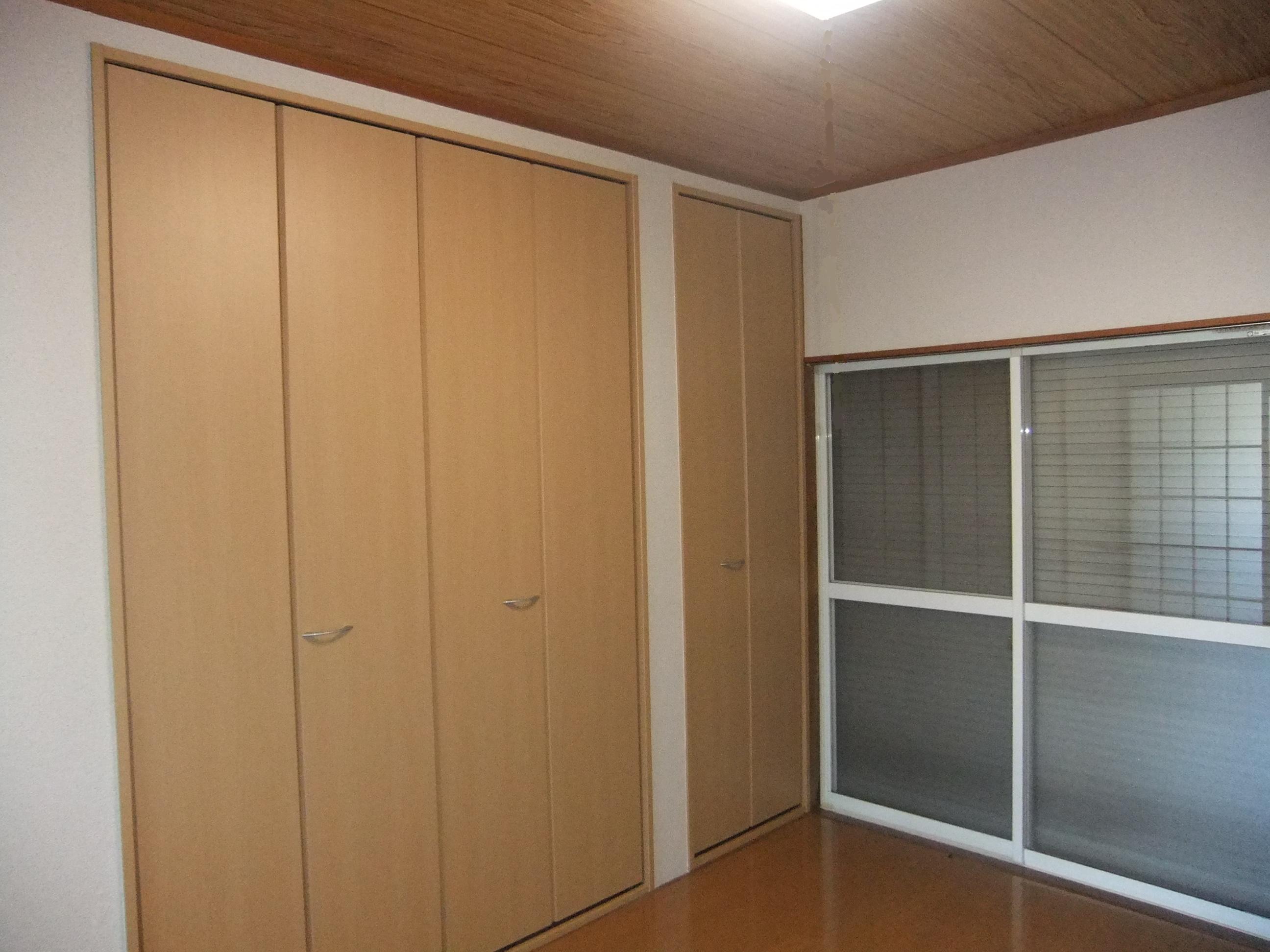 Living and room. Storage lot