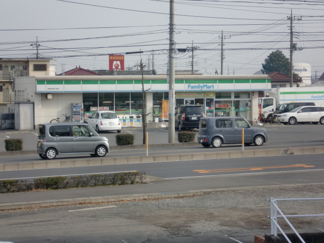 Convenience store. FamilyMart Isesaki Bando Ohashi store up (convenience store) 411m