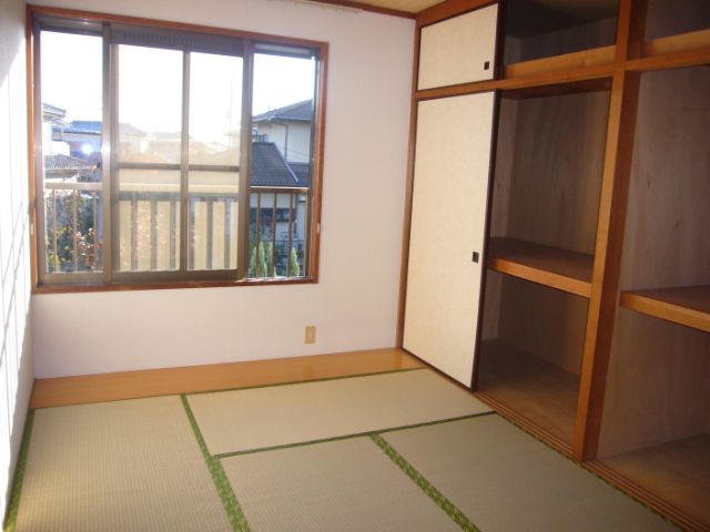 Living and room. Relaxing Japanese-style room. Spend leisurely holiday. 
