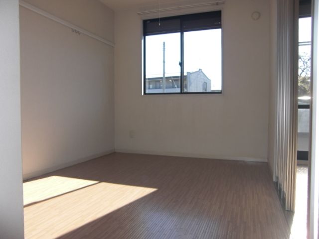 Living and room. The room has become brighter on the floor of the white of the eye.