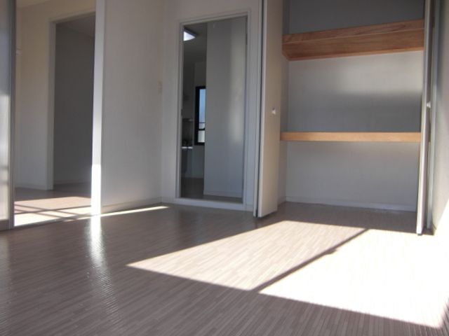 Living and room. In the room that can be used in the bedroom, Asahi also be imported.