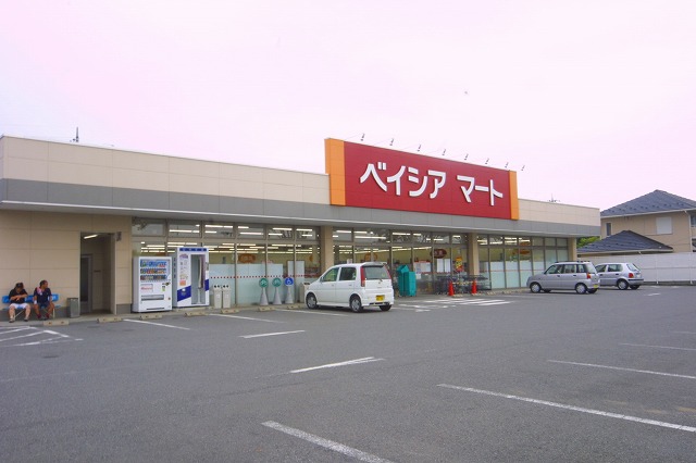 Supermarket. Beisia Mart Isesaki Hirose store up to (super) 493m