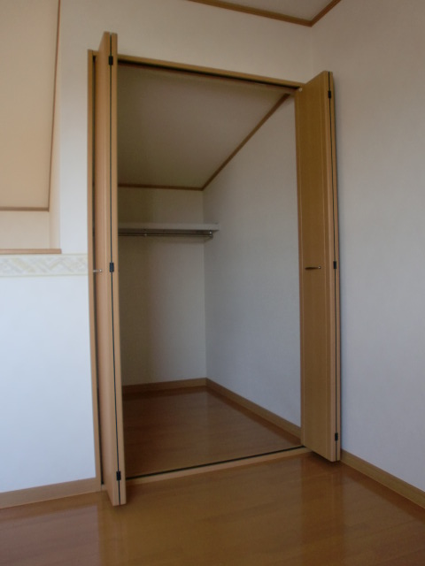 Receipt. The second floor of a walk-in closet plenty of storage