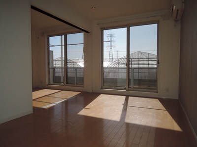 Living and room. LDK11 Pledge