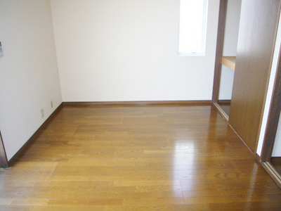 Living and room. Room 1