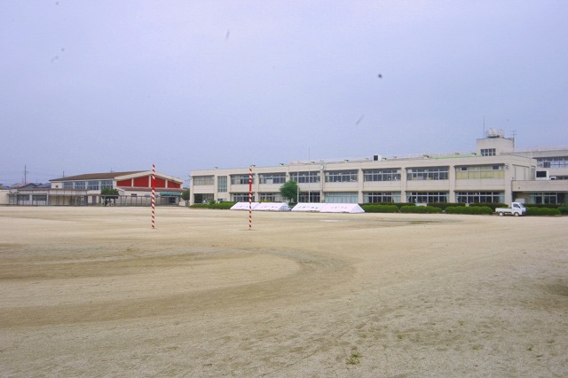 Primary school. 636m to Isesaki City Hirose elementary school (elementary school)