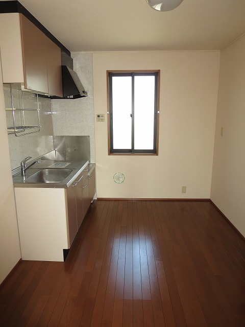 Kitchen. Plenty of kitchen storage with Tsuto.