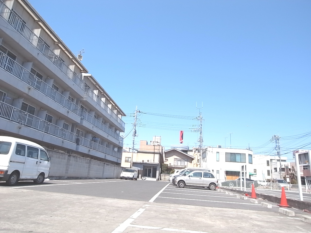 Building appearance. Isesaki Honcho Akkora Rent appearance 3
