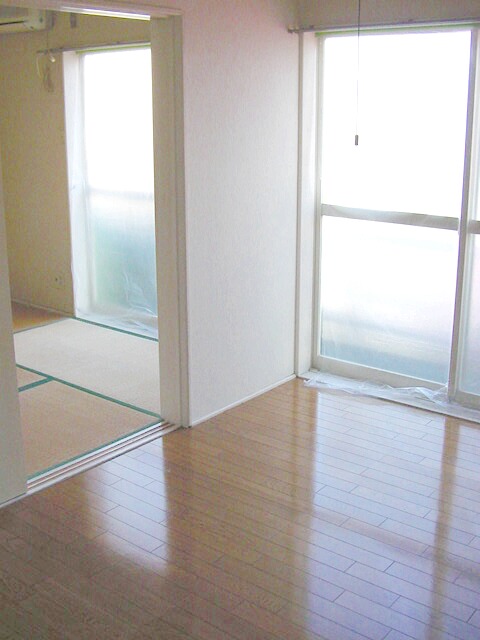 Living and room. It will be the images because it is currently in renovation