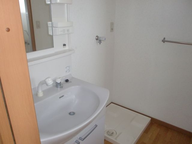 Washroom. Independence washroom.