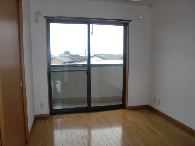 Other room space. Nice easy to use Western-style