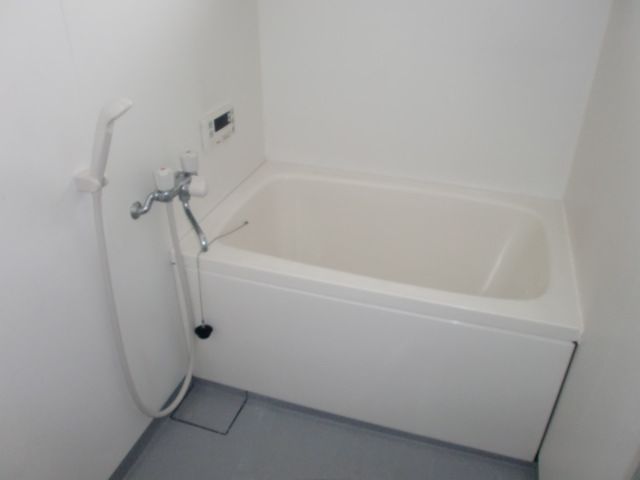 Bath. Bath with reheating function