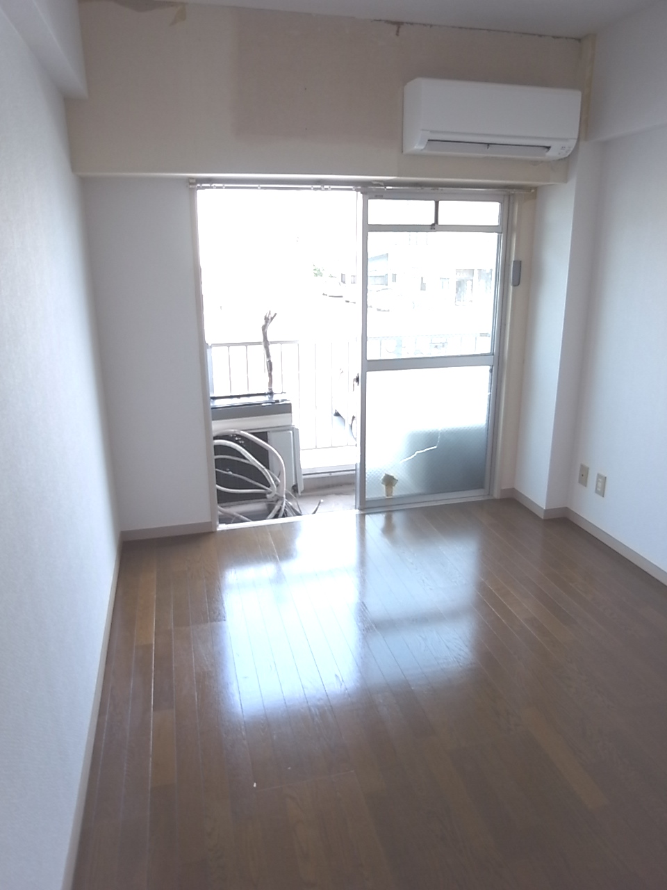 Living and room. Isesaki Honcho Akkora Rent indoor flooring 2