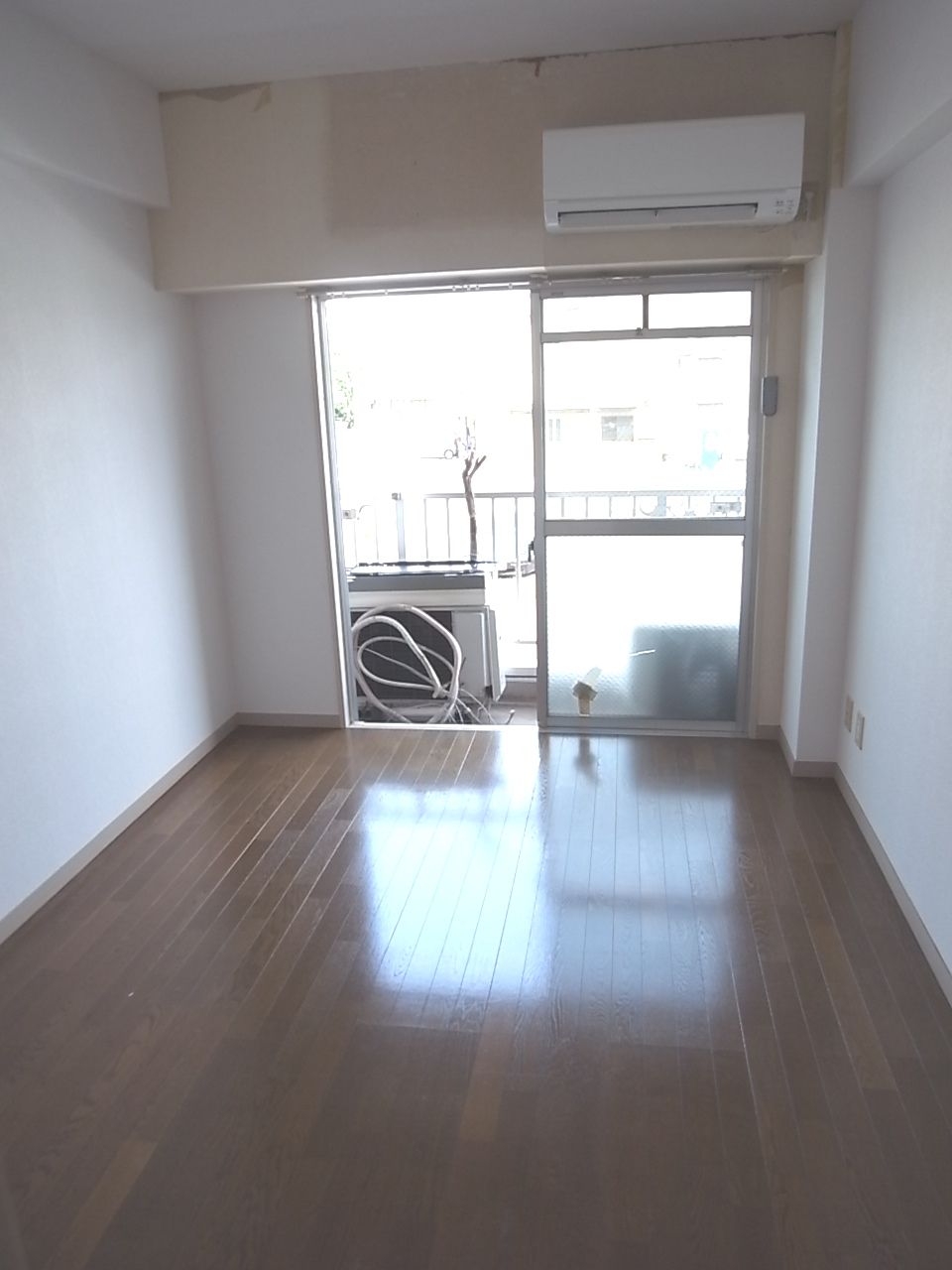 Living and room. Isesaki Honcho Akkora Rent indoor flooring 4