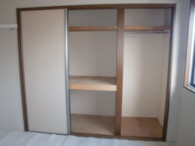 Receipt. A storage capacity closet and the closet