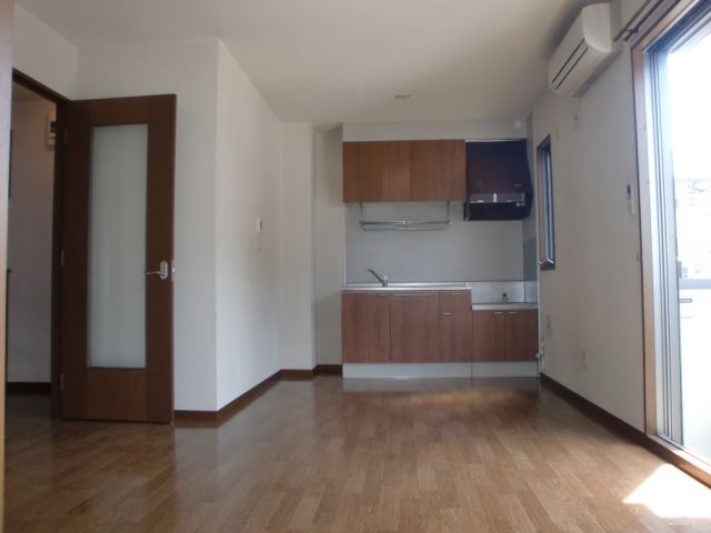 Living and room. It is widely taken living in the south.