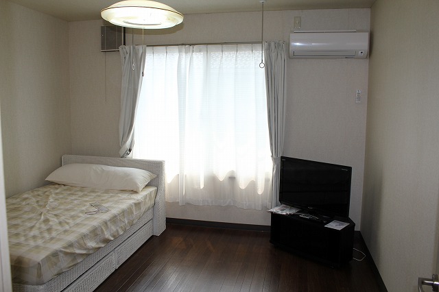 Living and room. With consumer electronics