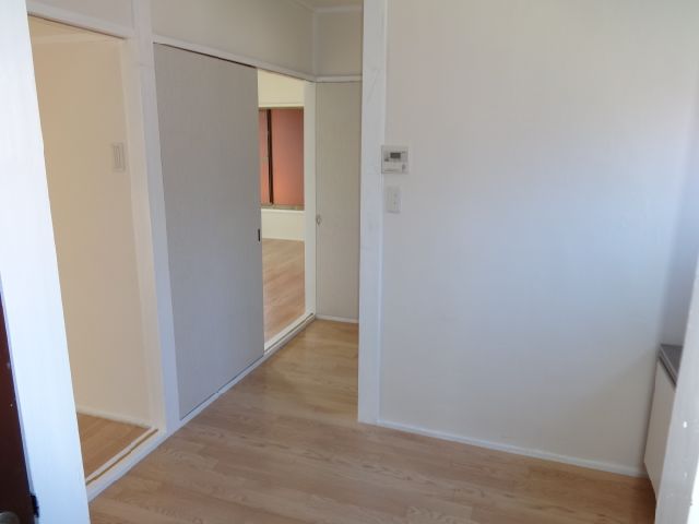 Living and room. It reached the light of day until the back of the room, bright room