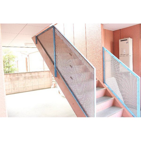 Building appearance. Clean common areas