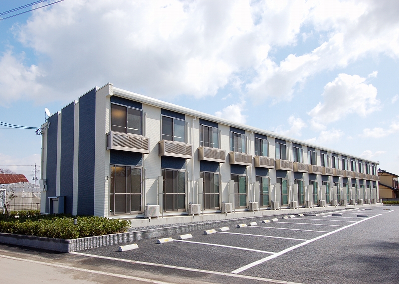 Building appearance. Chic look is your joke. 