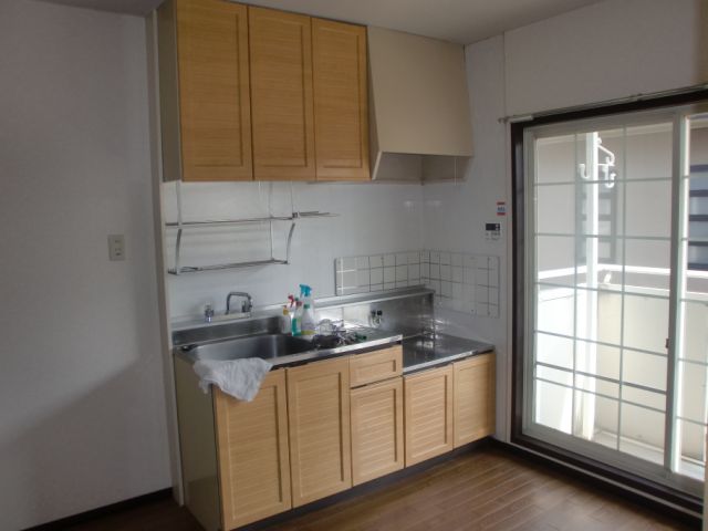 Kitchen. It is a kitchen where cooking utensils into a lot.