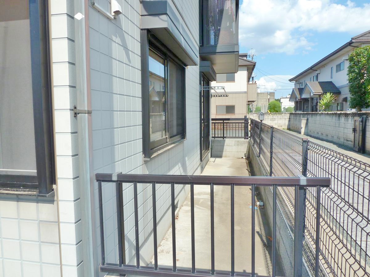 Balcony. It is very wide! Use different!