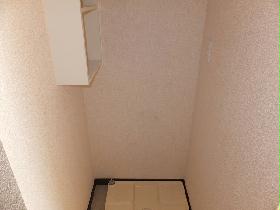 Receipt. 1F is a washing machine Storage.