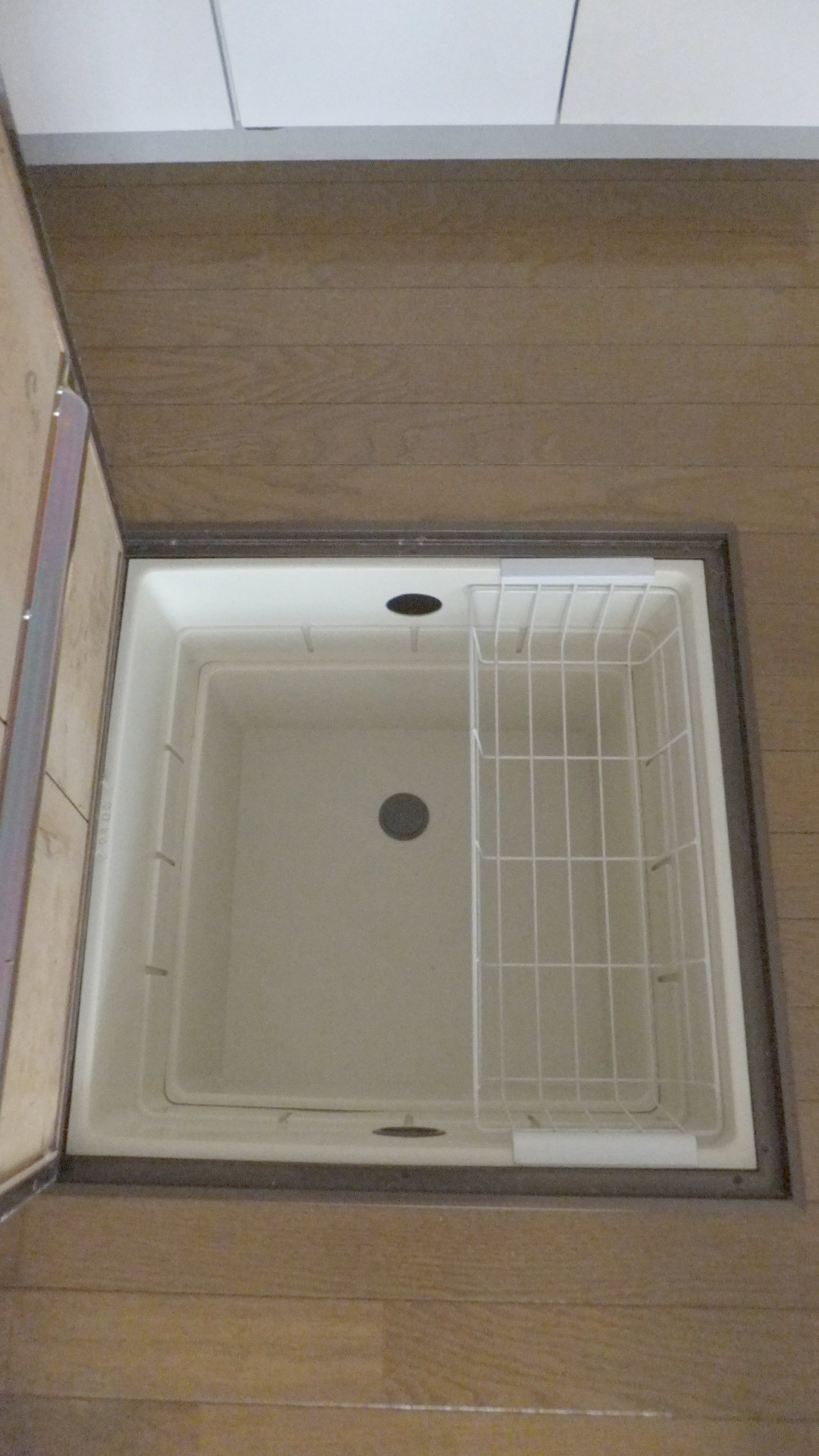 Other Equipment. Underfloor Storage