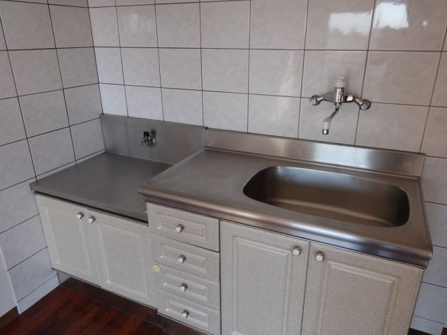 Kitchen. We are able to dishes with a clean kitchen