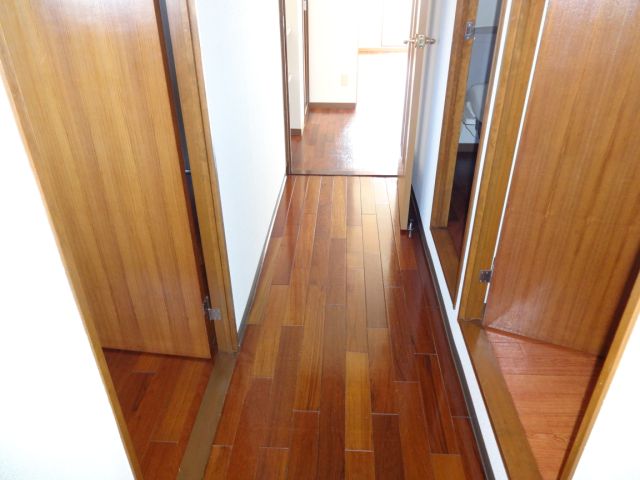 Other room space. With corridor