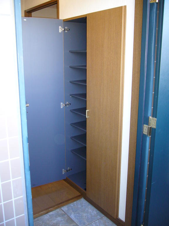 Receipt. There is a shoe box in the foyer.