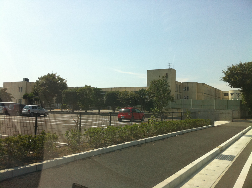 Junior high school. Isesaki Municipal Miyago junior high school (junior high school) up to 657m