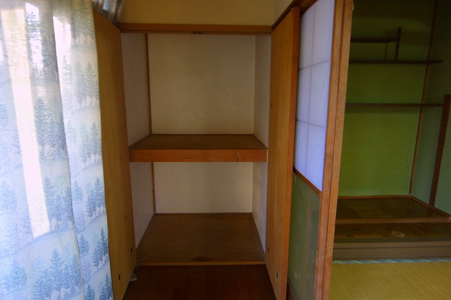 Receipt. Storage at the end of the veranda