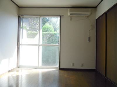 Living and room. Room 2