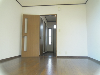 Living and room. Room 1