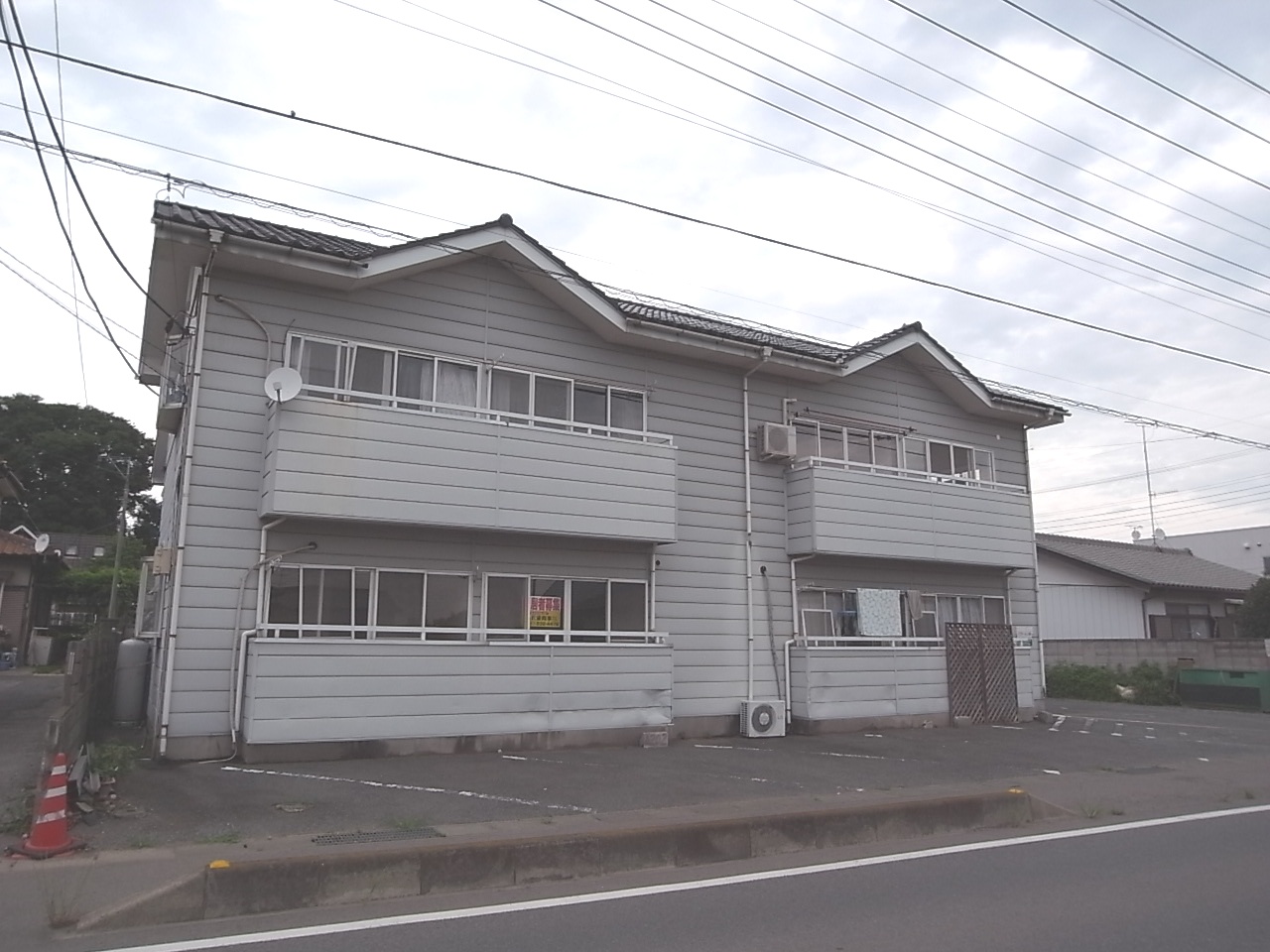 Building appearance. Isesaki National cho Akkora Rent appearance 3