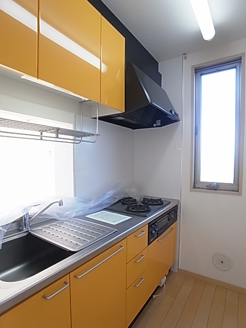 Kitchen. 3-neck with gas stove, Face-to-face system Kitchen