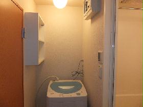 Living and room. Washing machine will enter 40 liters