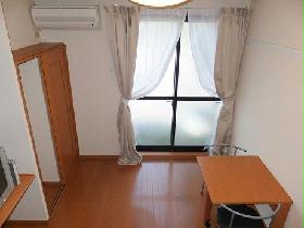 Living and room. Closet: selectively used depending on the season