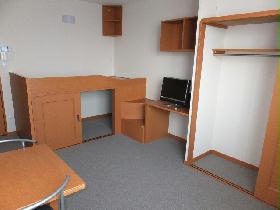 Living and room. Closet: selectively used depending on the season