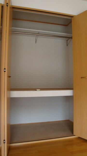 Receipt. Spacious and easy-to-use storage