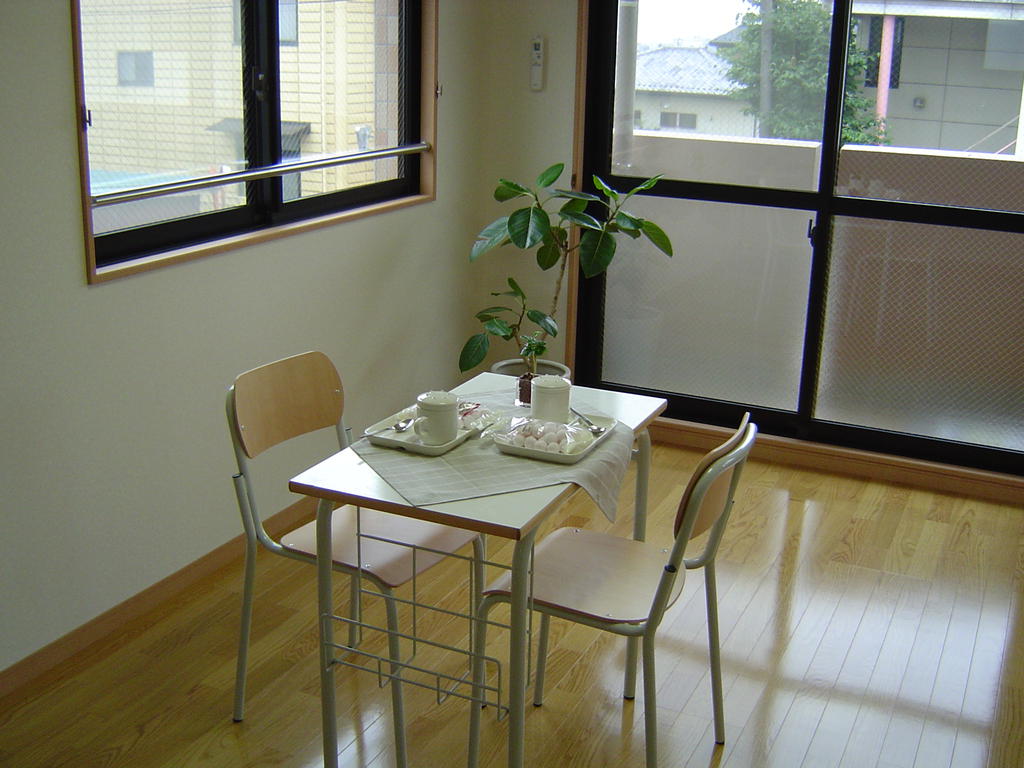 Living and room. Daylight is spacious and take