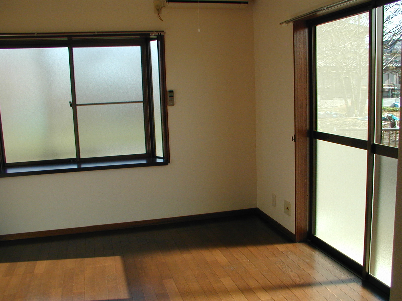 Living and room. It is the room to come to a rolling network ~