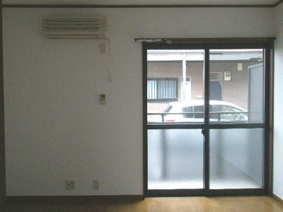 Living and room. Room 1