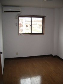 Living and room. Western-style 6 Pledge air-conditioned! 