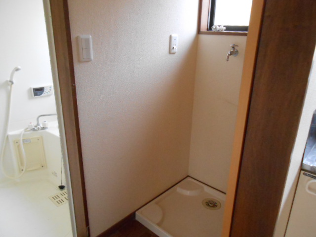 Other room space. Washing machine Storage