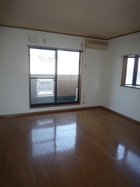 Other room space. Western-style 8 pledge